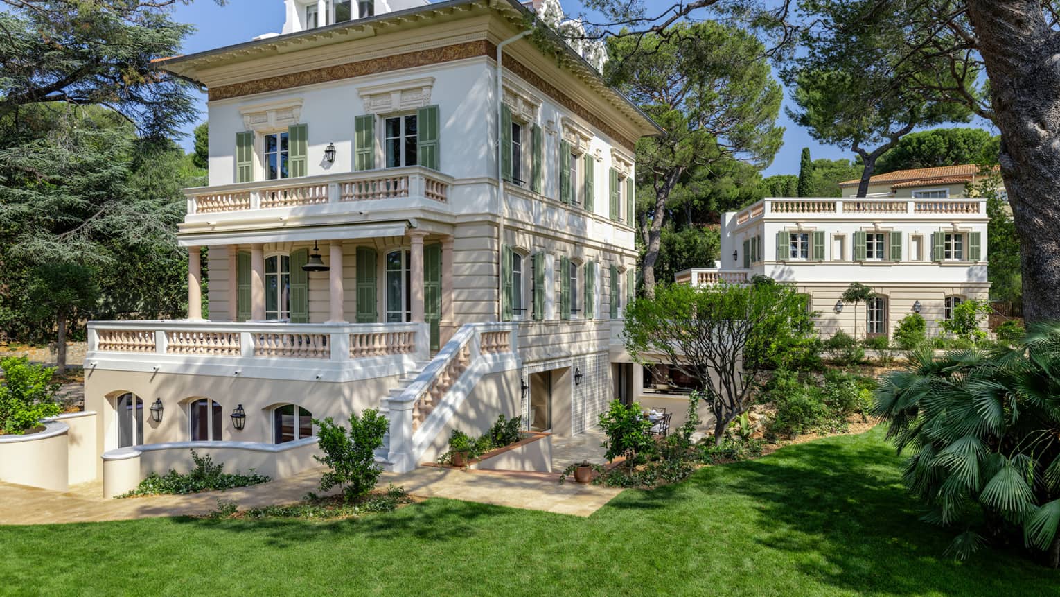 holiday villa in south of france with private pool