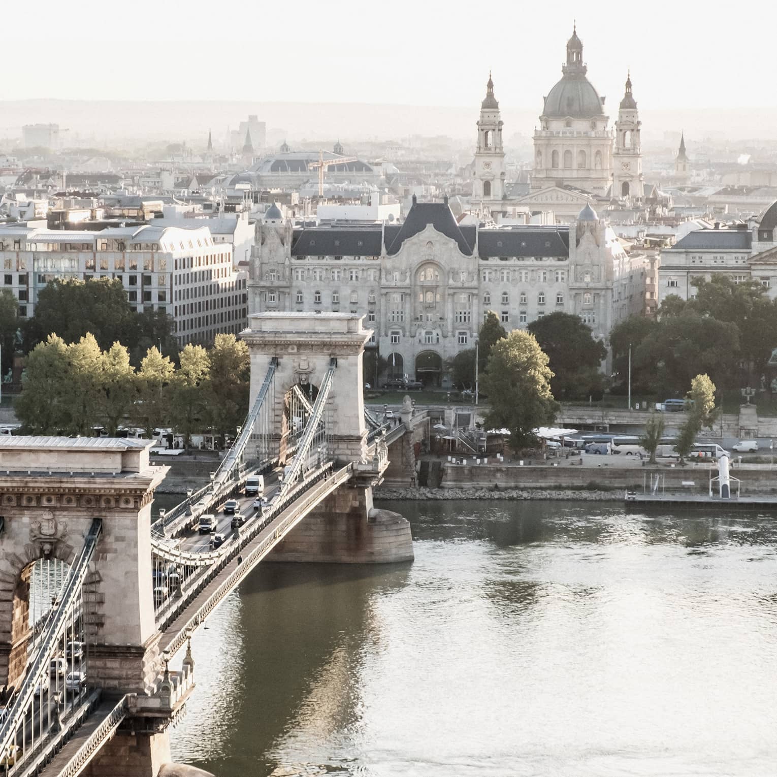 Széchenyi Chain Bridge over the Danube River, city views